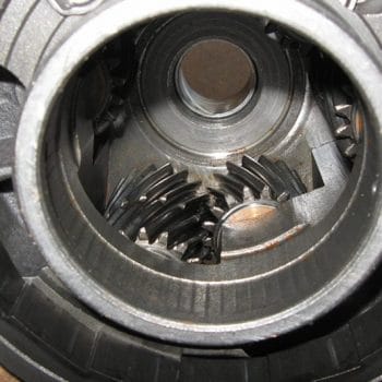 How does a transmission work